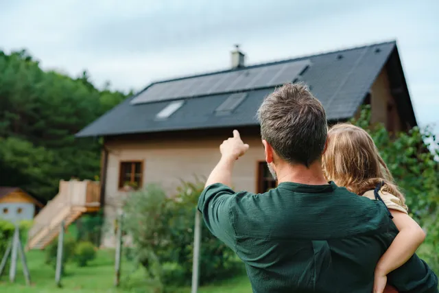 Combien de panneaux solaires faut-il pour alimenter ma maison ? Le calcul expliqué pas à pas