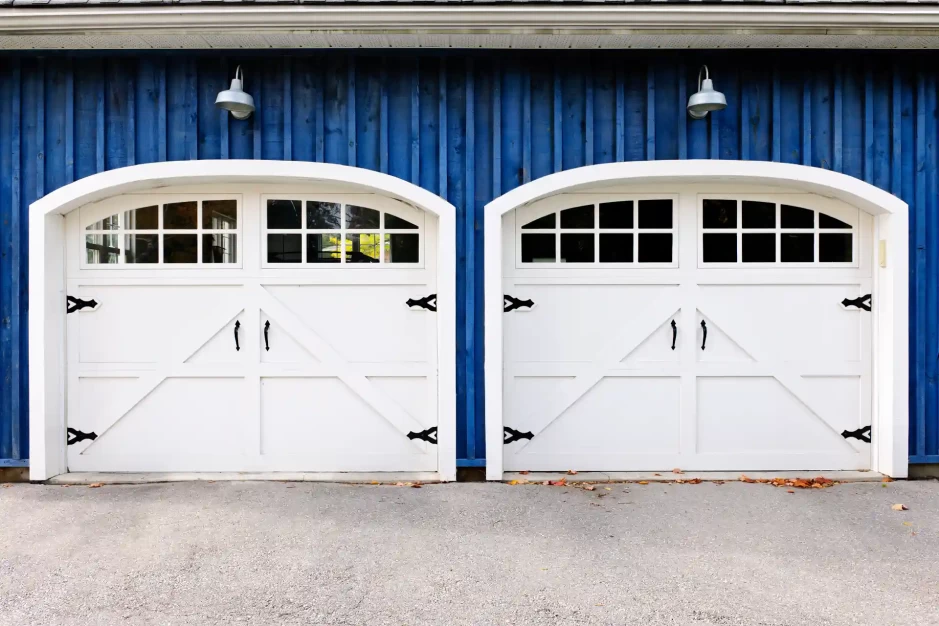 Porte battante de garage